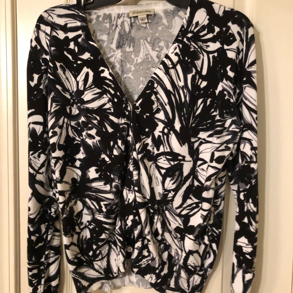 Black print sweater